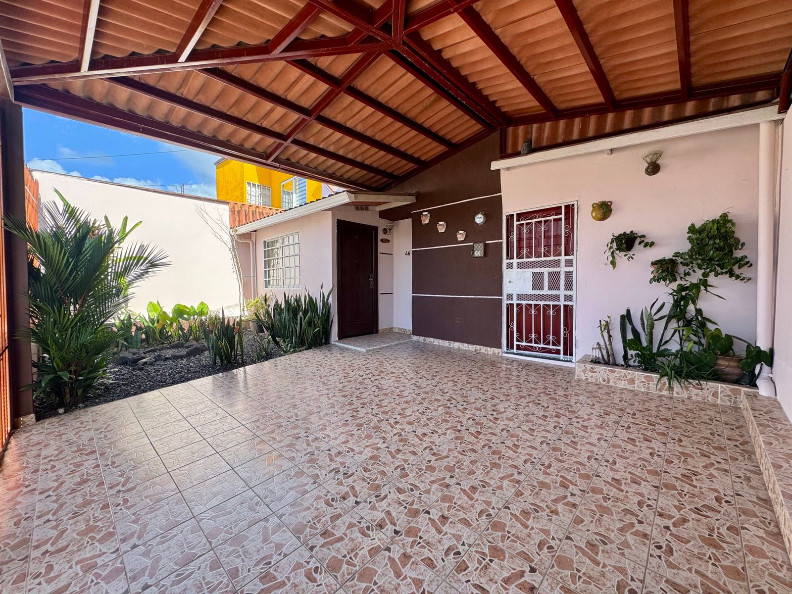 Venta - Casa en Alameda de Las Cumbres
